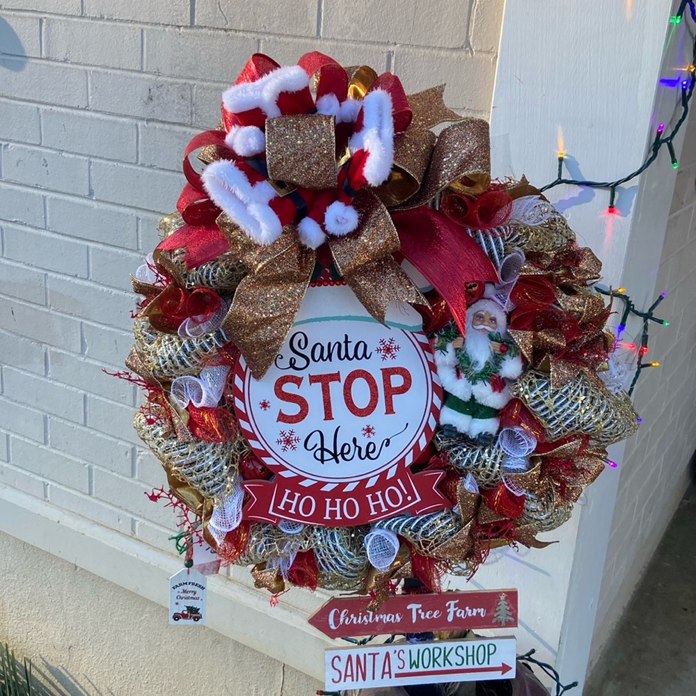 14" Holliday wreath directional stake sign outdoor